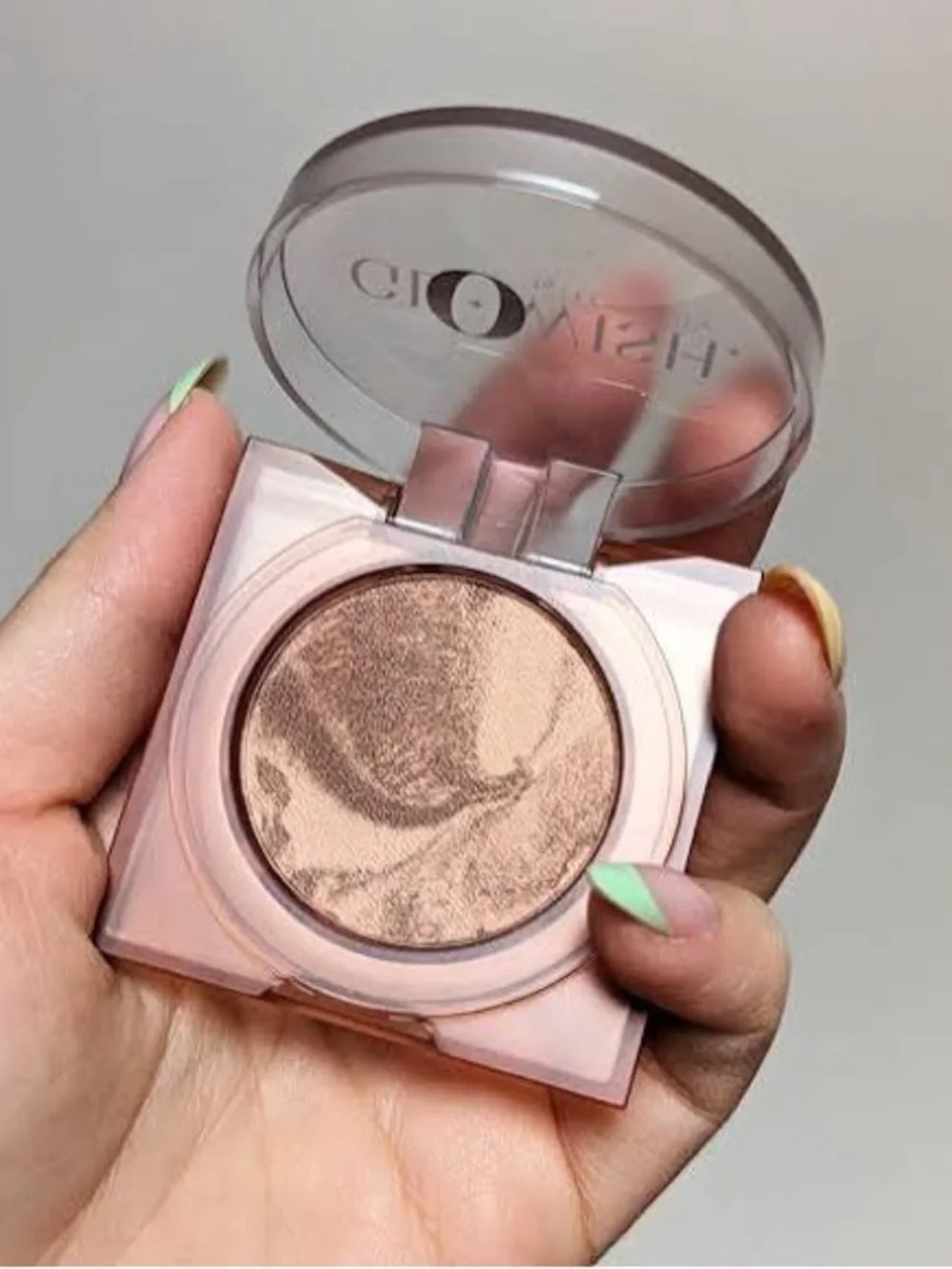 Huda Beauty Glowish Soft Radiance Bronzing Powder- 03 Tan Light (MINI SIZE) 3 g